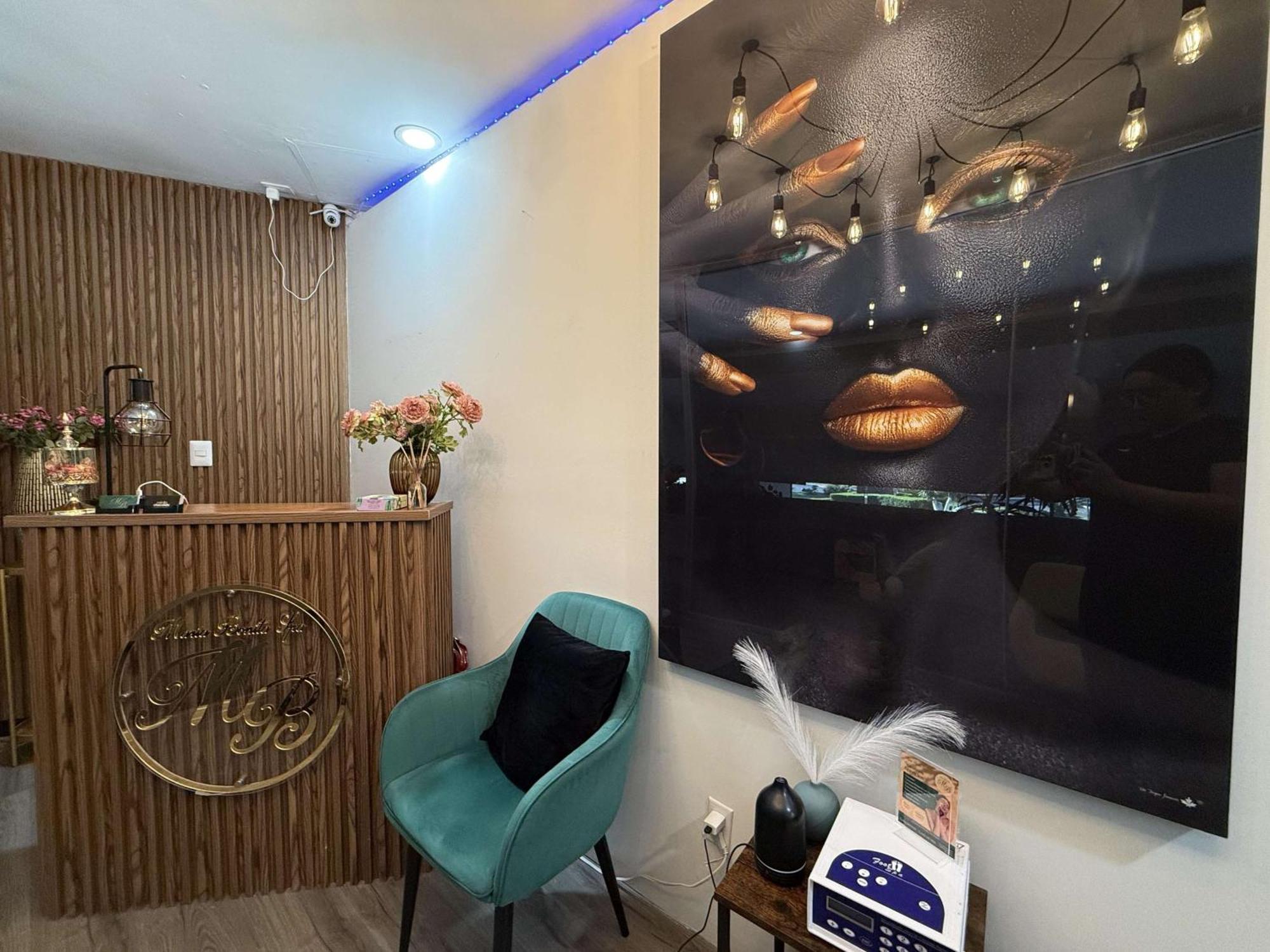 Grand Cantalagua Hotel Morelia, BW Signature Collection Bagian luar foto The interior of a medical spa in the UK