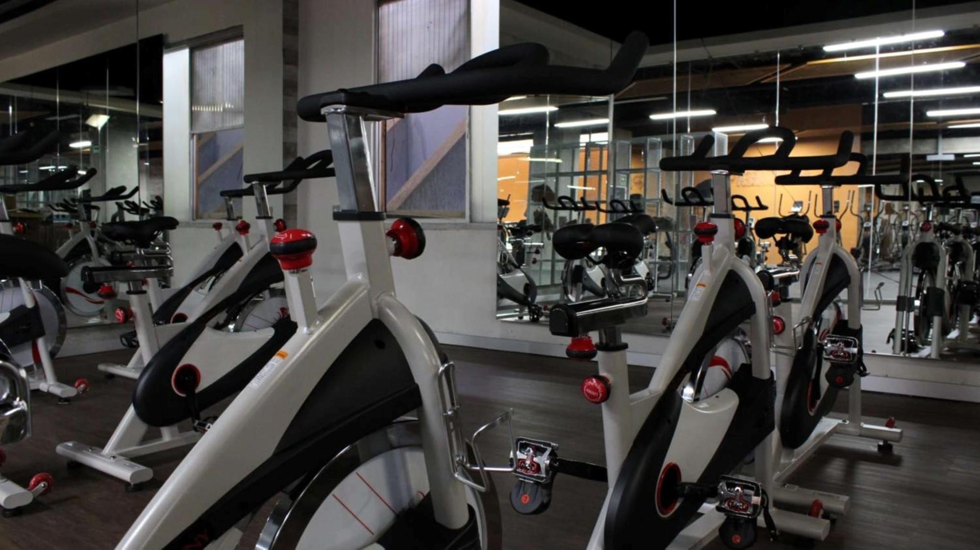 Grand Cantalagua Hotel Morelia, BW Signature Collection Bagian luar foto Indoor cycling bikes