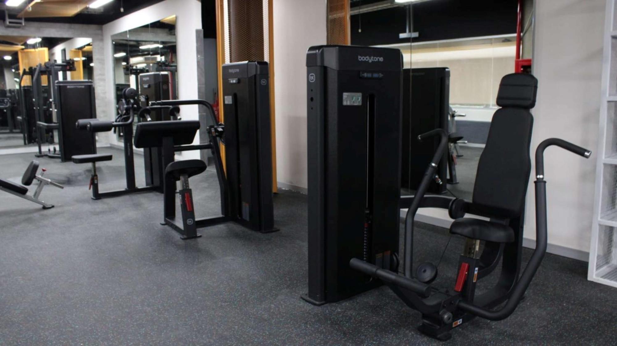 Grand Cantalagua Hotel Morelia, BW Signature Collection Bagian luar foto A leg press machine