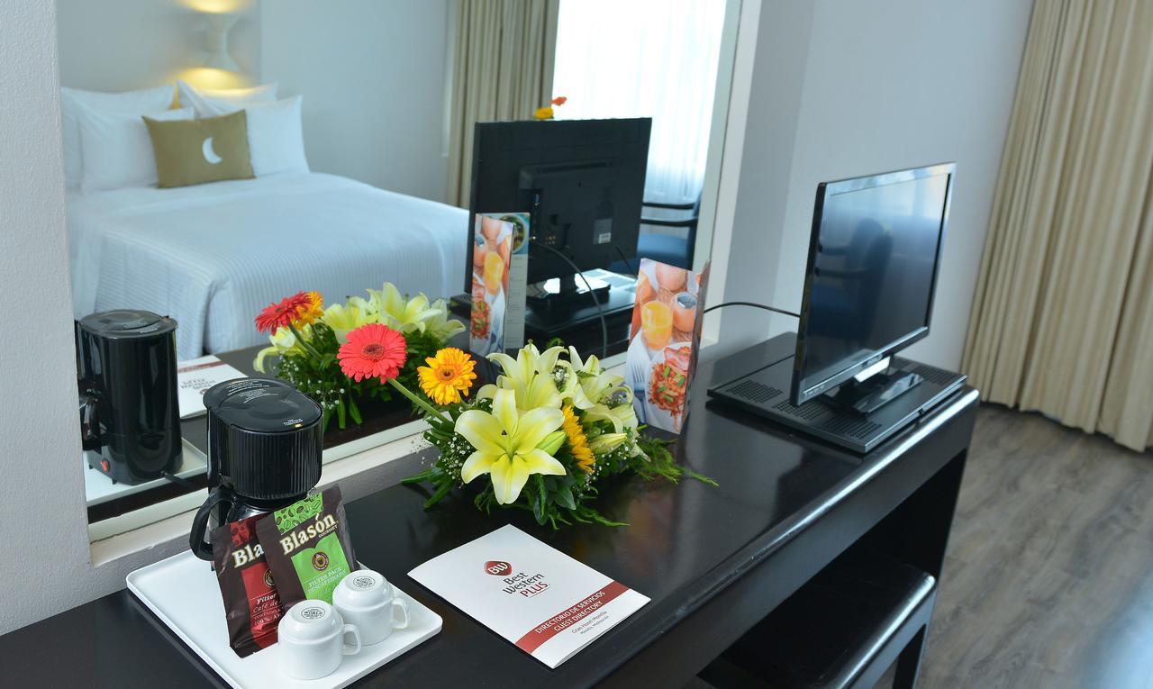 Grand Cantalagua Hotel Morelia, BW Signature Collection Bagian luar foto A room at the hotel